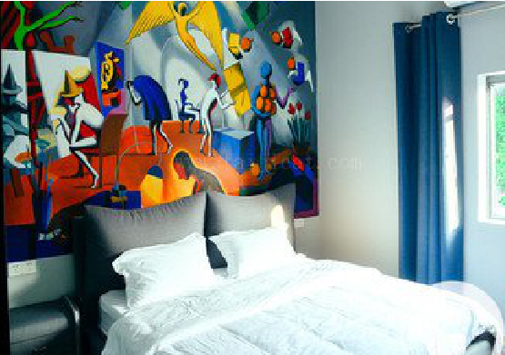 怒江对于酒店的墙体彩绘而言更注重哪些方面？